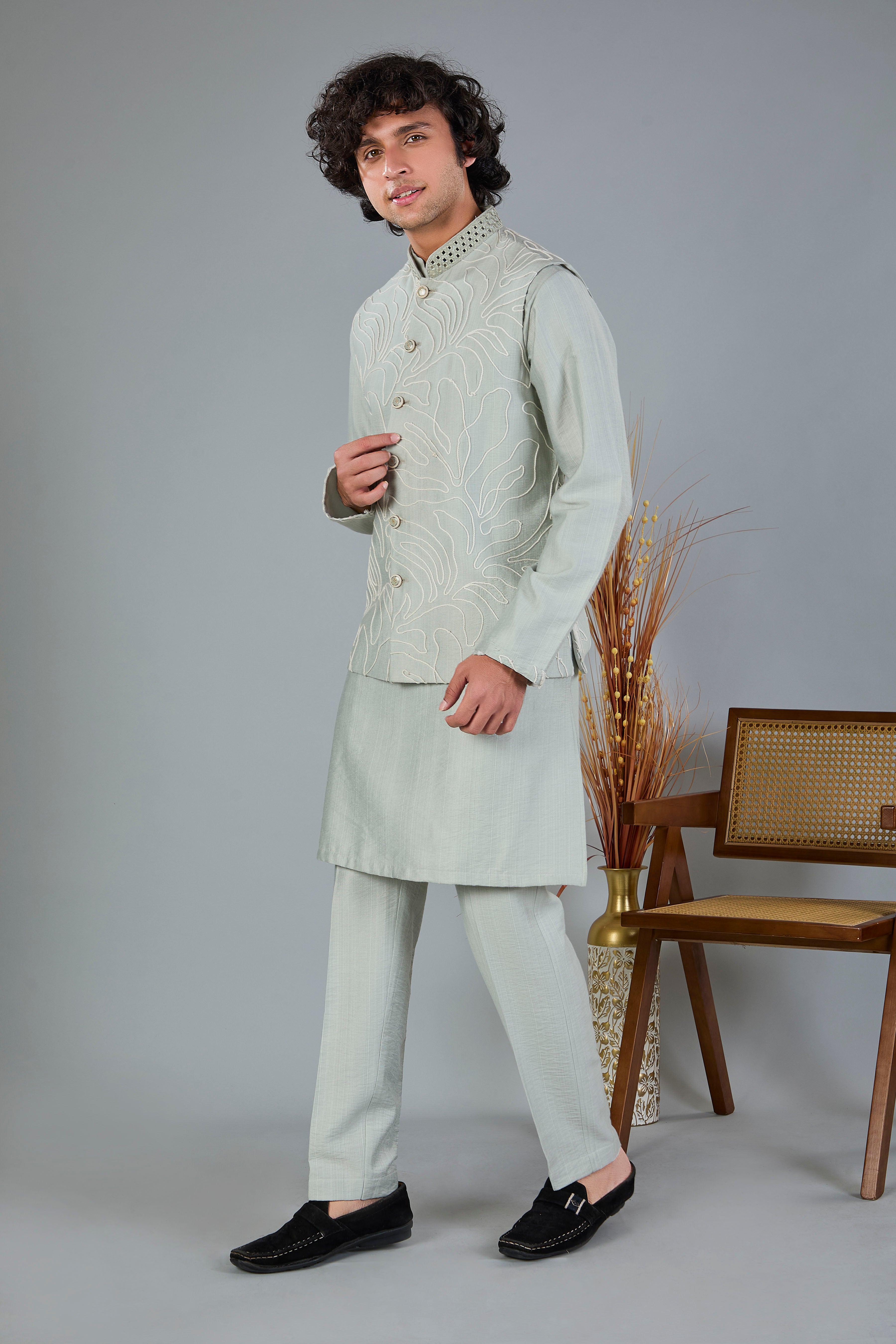 Stylish Off-white Raw Silk Men’s Kurta Jacket Set for Festive Events