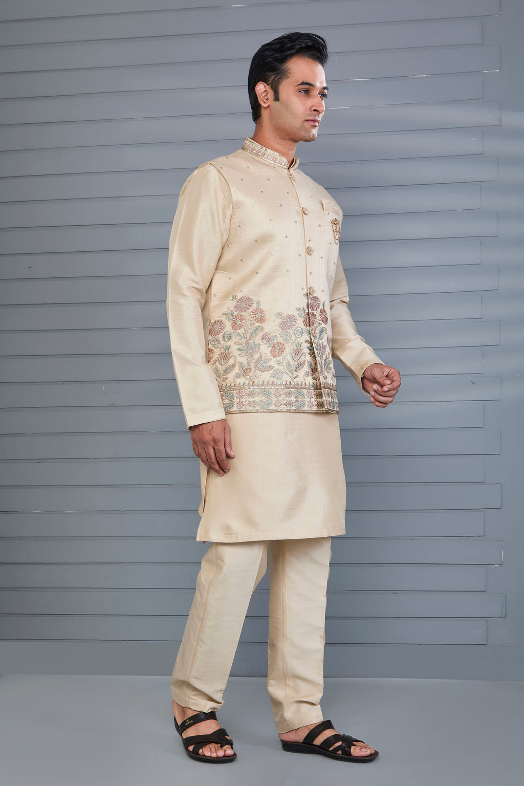 Beige Elegent Men's Kurta Jacket Set for Wedding and Engagement Events