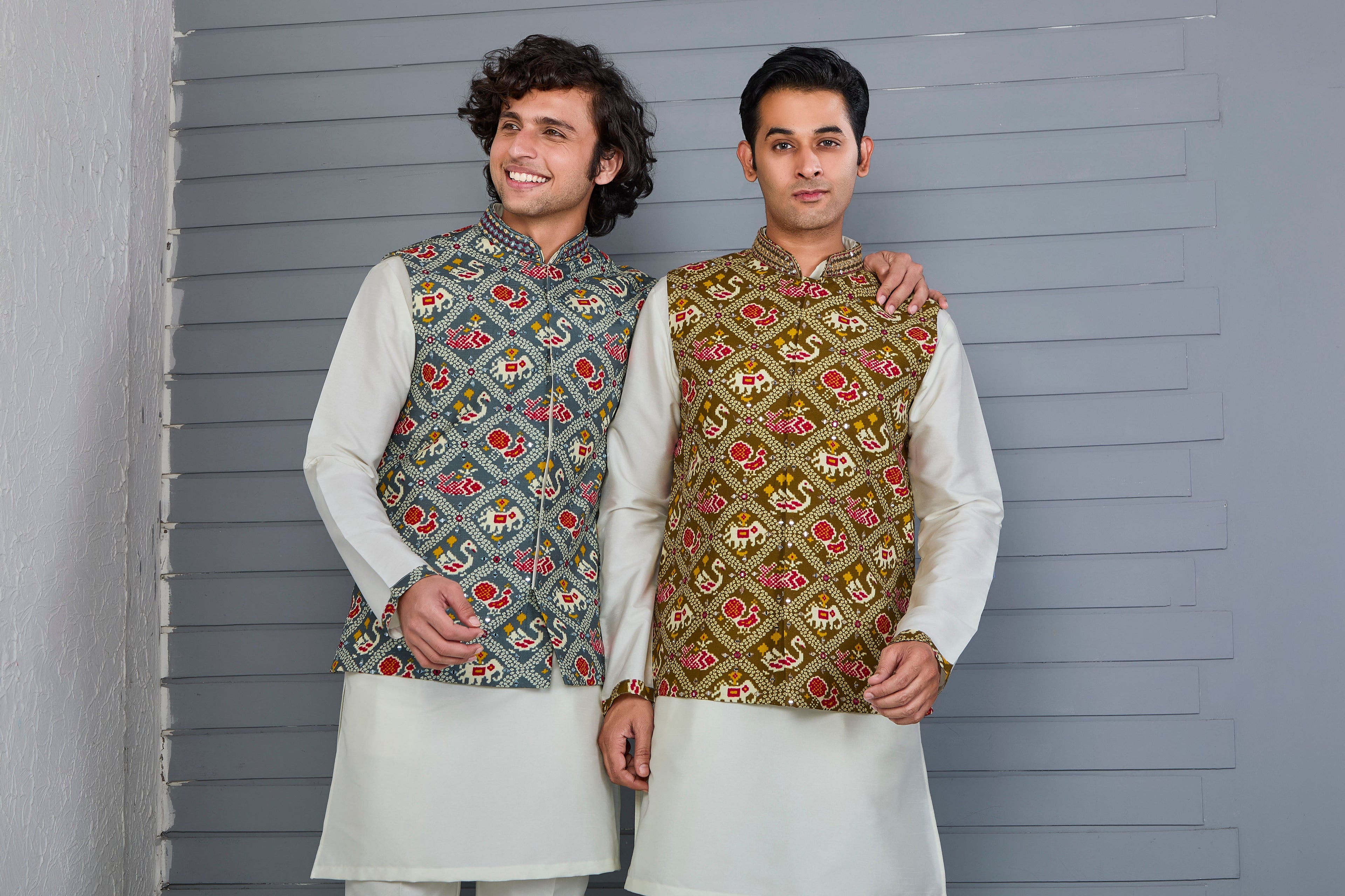Men’s Printed Kurta Jacket Set in Off white and Grey for Festive